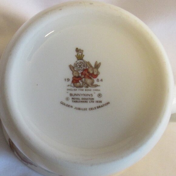 Royal Doulton 50th Jubilee Celebrate Your Christening Loving Cup Bunnykins J542 - Picture 3 of 3